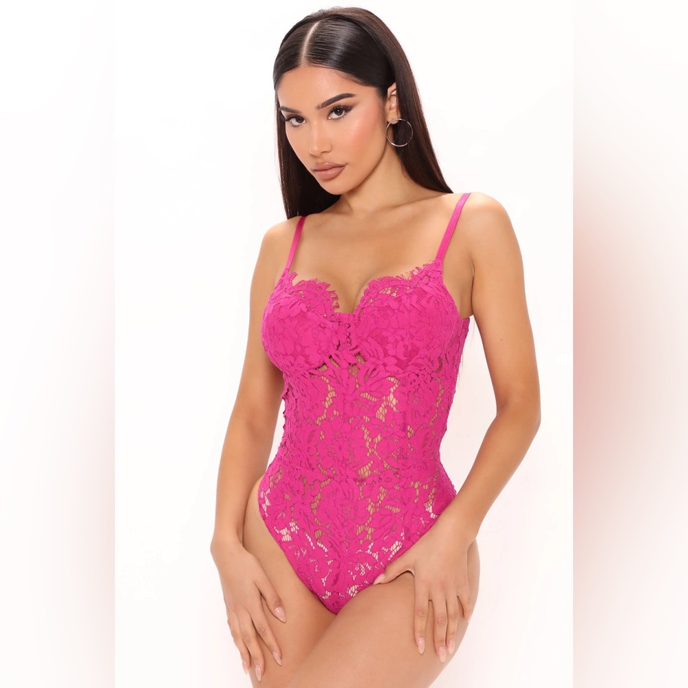 Fashion Nova Undeniable Attraction Lace Bodysuit in Pink / Magenta ✨ Brand New